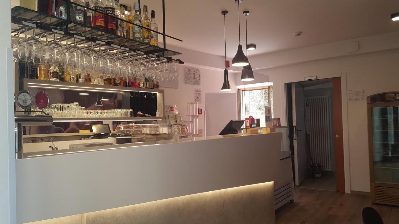 Hotel Pace Brenzone sul Garda Buitenkant foto