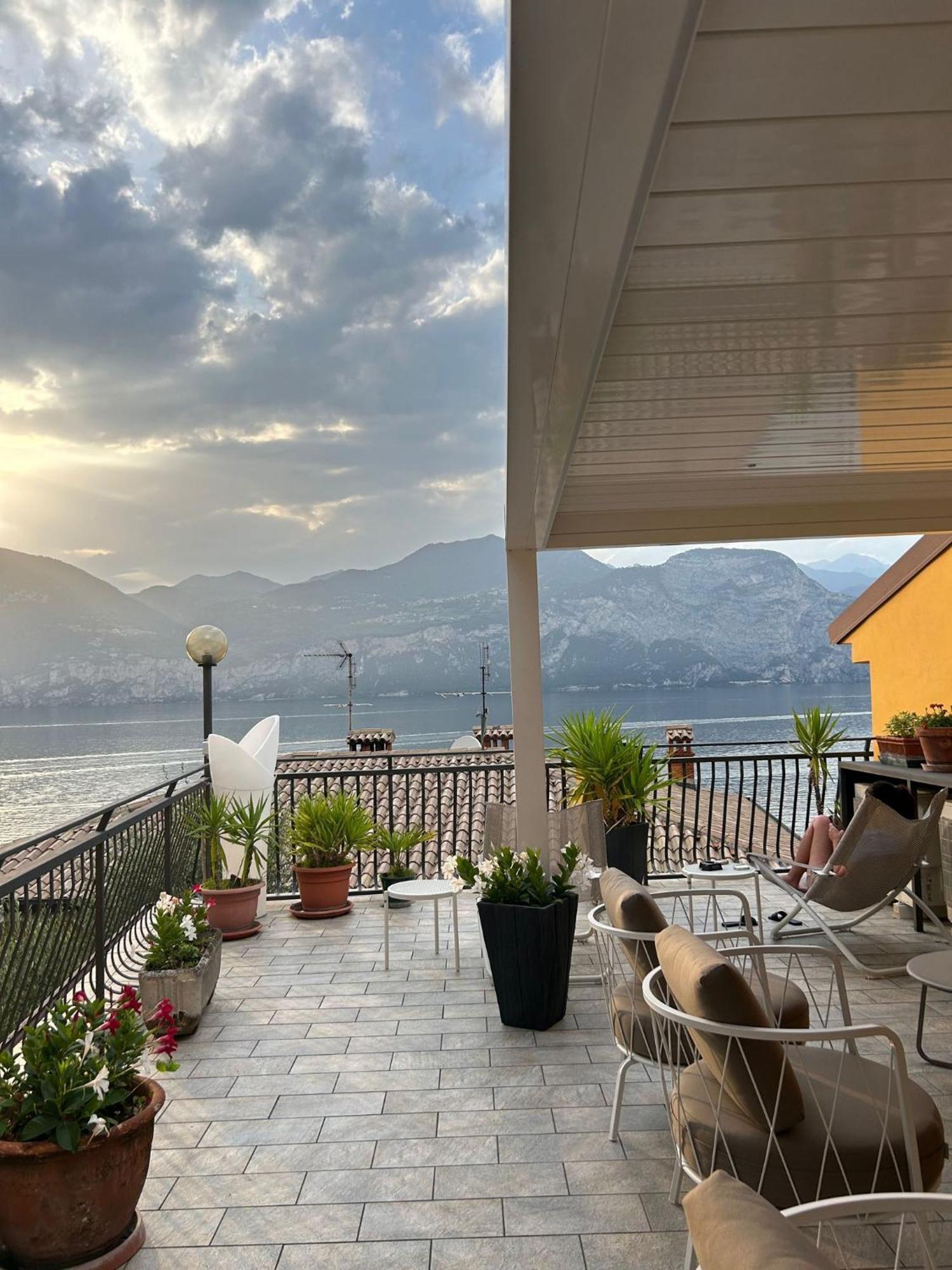 Hotel Pace Brenzone sul Garda Buitenkant foto