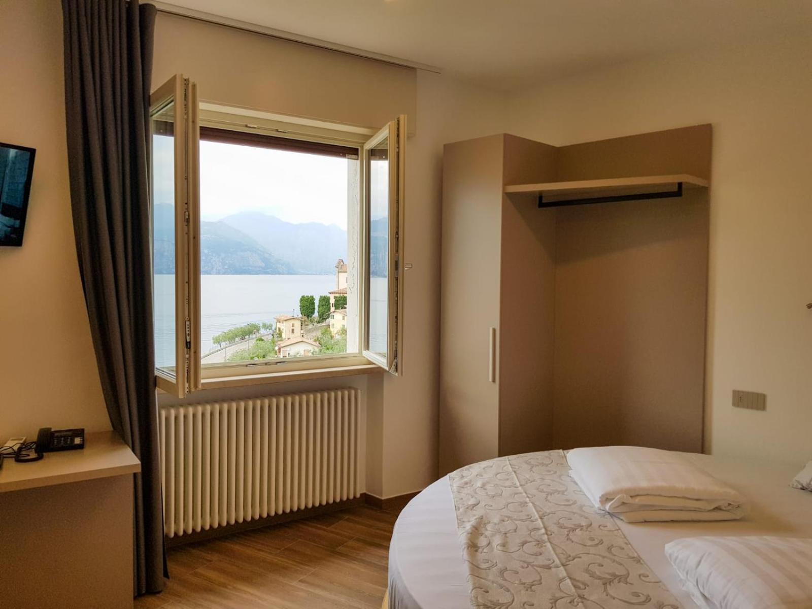 Hotel Pace Brenzone sul Garda Buitenkant foto