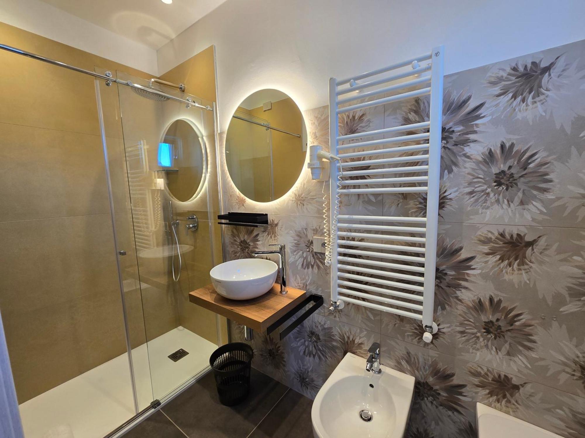 Hotel Pace Brenzone sul Garda Buitenkant foto