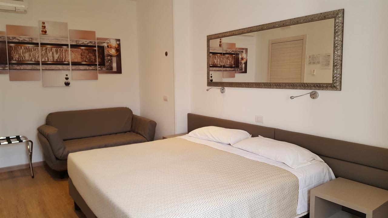 Hotel Pace Brenzone sul Garda Buitenkant foto