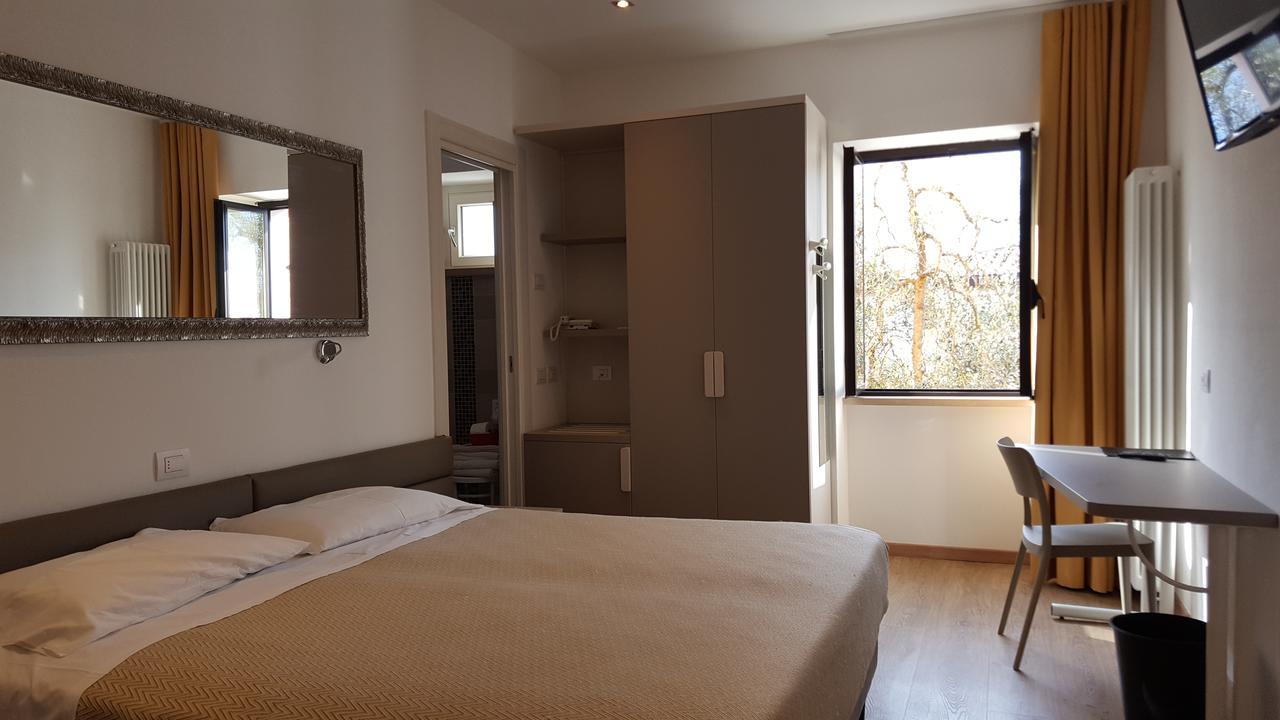 Hotel Pace Brenzone sul Garda Buitenkant foto